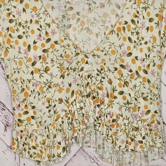 Urban Outfitters Citrus Floral Cropped Top - Picture 3 of 4